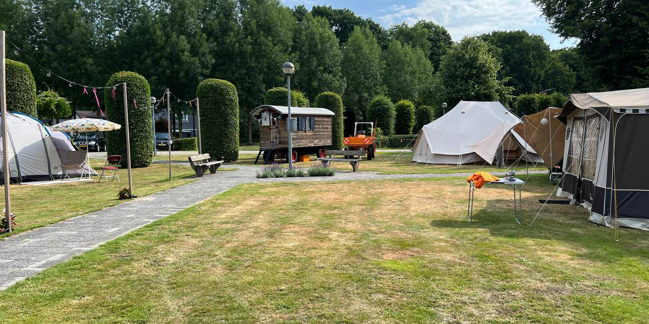 Foto: Volop vakantiesfeer op de camping bij Seewende