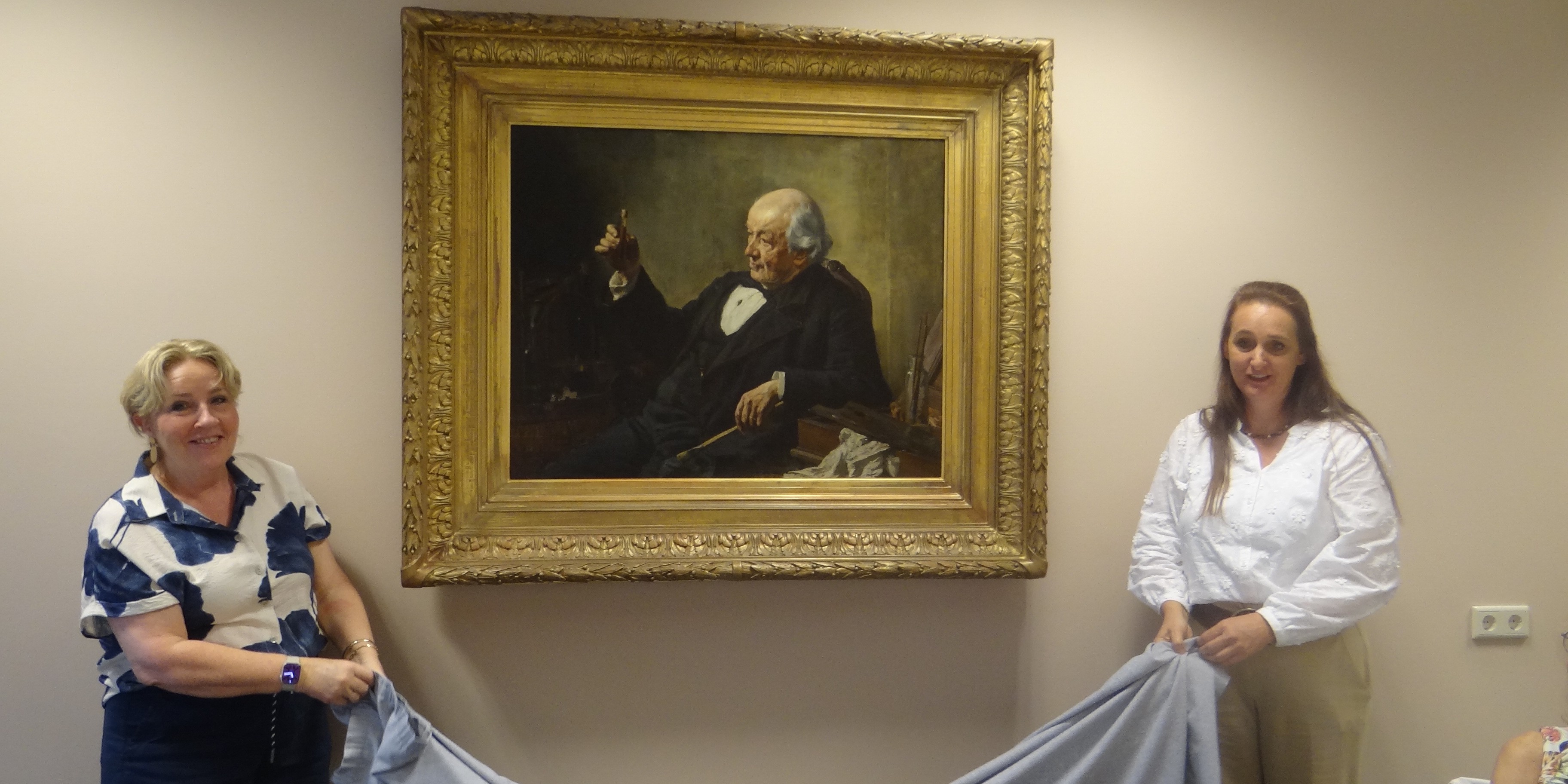 Foto: Veluvine blij met schenking schilderij van Francois Adriaan Molijn Dzn.