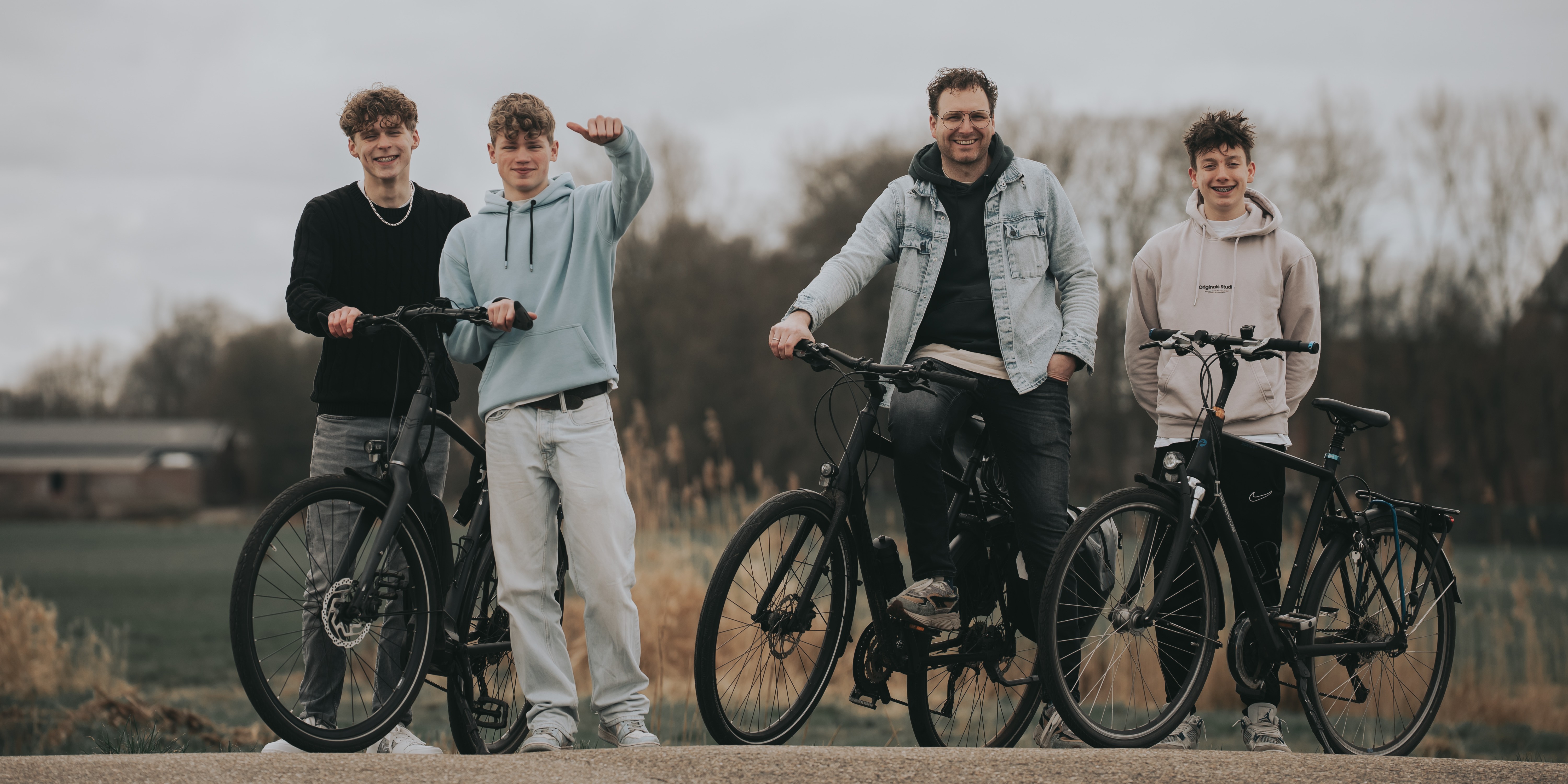 Foto: Drie jongeren fietsen naar Parijs om aandacht te vragen voor mentale gezondheid