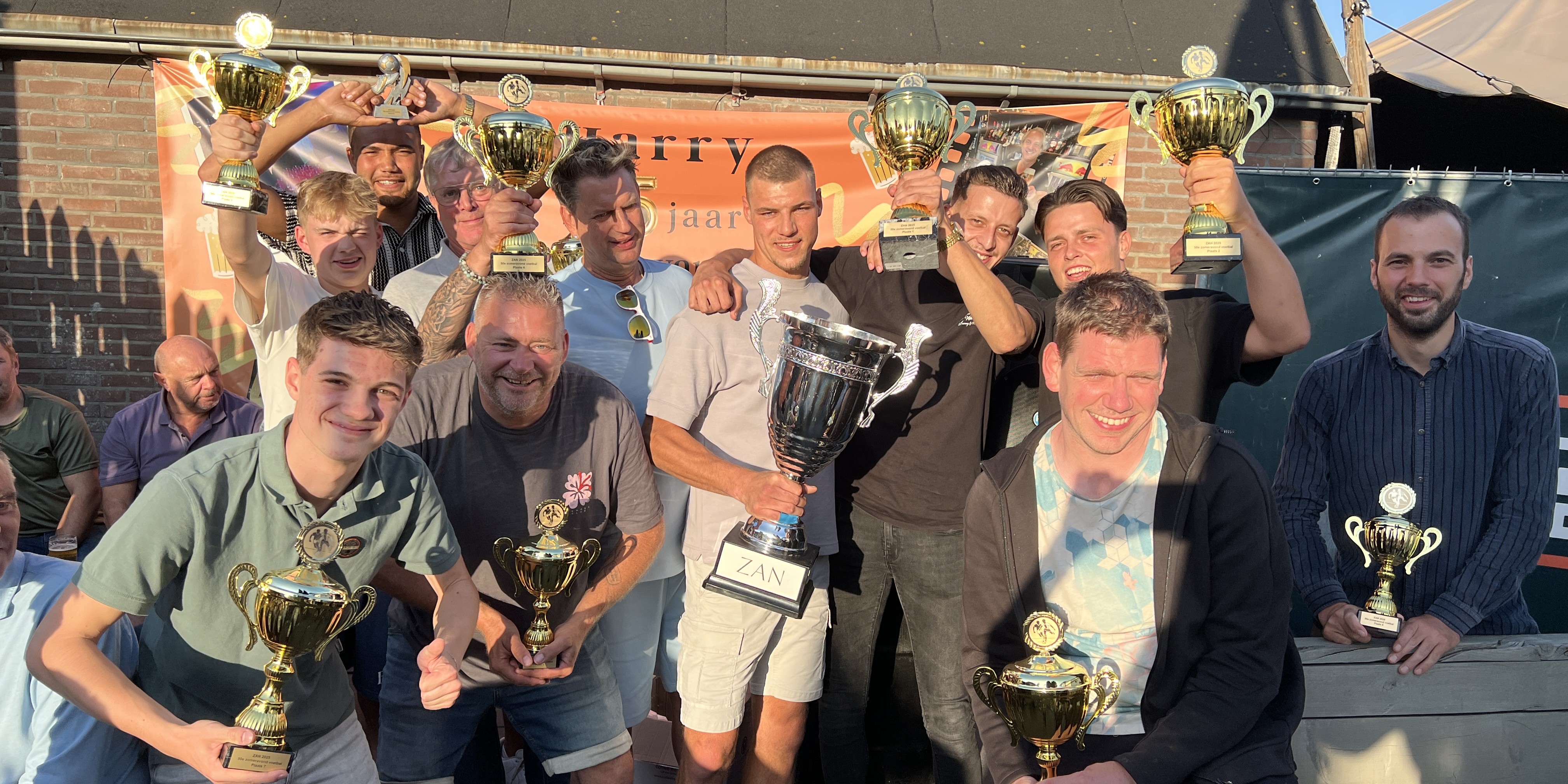 Foto: Schildersbedrijf Van de Bunte winnaar 50ste Zomeravondcompetitie Nunspeet