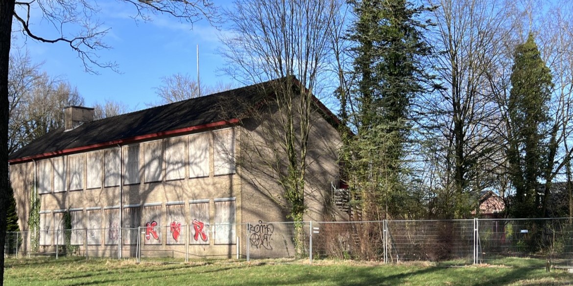 Foto: Sloop pand oude Huishoudschool uitgesteld