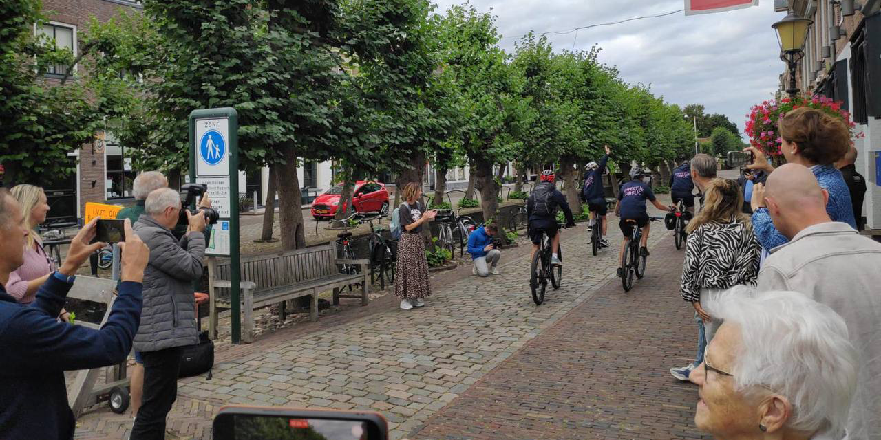 Foto: Dag 1: Elburg naar Parijs voor mentale gezondheid jongeren