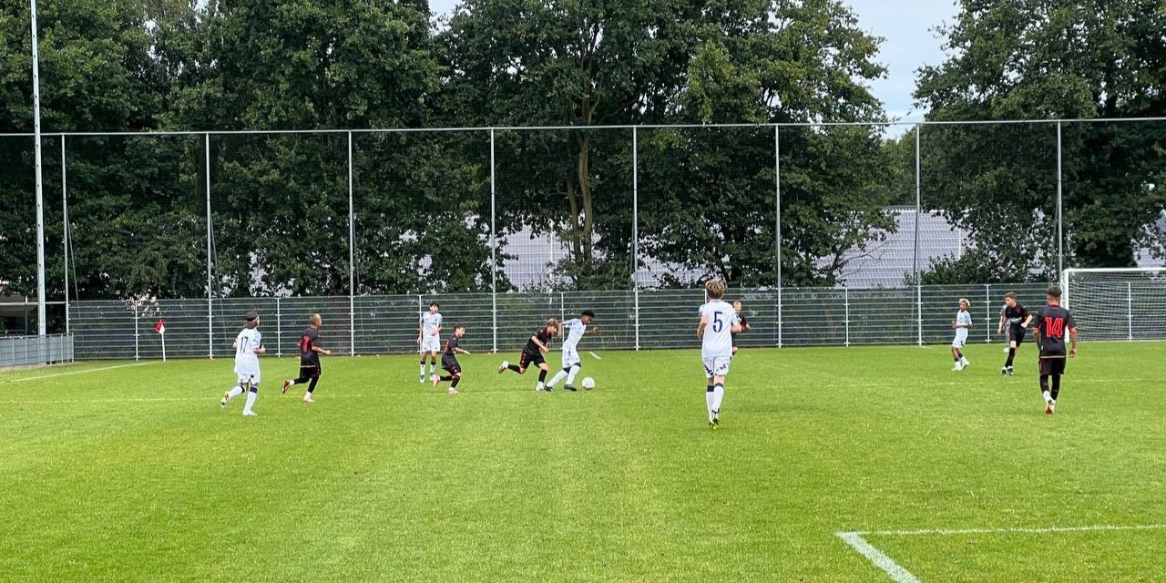 Foto: Internationaal bezoek bij 13e editie U14 toernooi in Hulshorst
