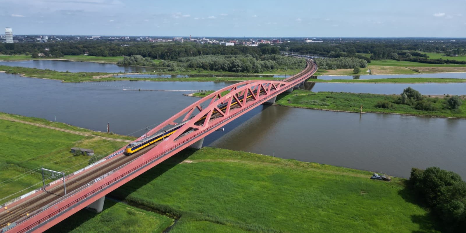 Foto: Koperdiefstal verstoort treinverkeer Amersfoort - Zwolle