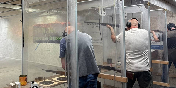 Foto: Unieke demo met historische wapens: ‘Prachtig om mee te maken’
