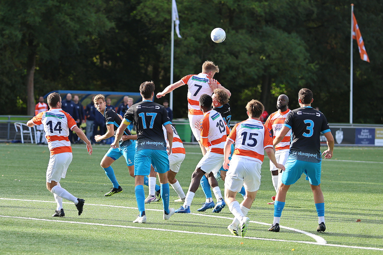 Foto: vv Nunspeet verspeelt 2-0 voorsprong tegen SDO: puntendeling op De Wiltsangh