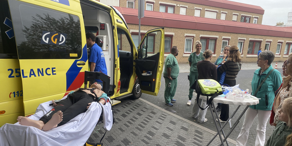 Foto: Veel belangstelling Open Huis ziekenhuis St Jansdal door jong en oud