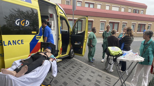 Foto: Veel belangstelling Open Huis ziekenhuis St Jansdal door jong en oud