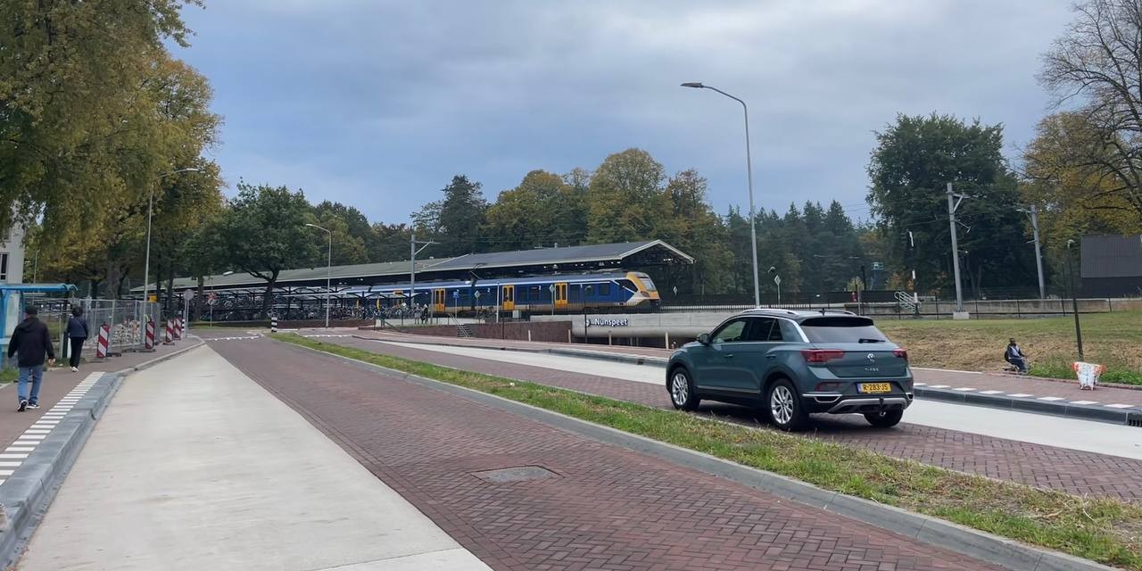 Foto: Einde werkzaamheden stationsomgeving Nunspeet in zicht