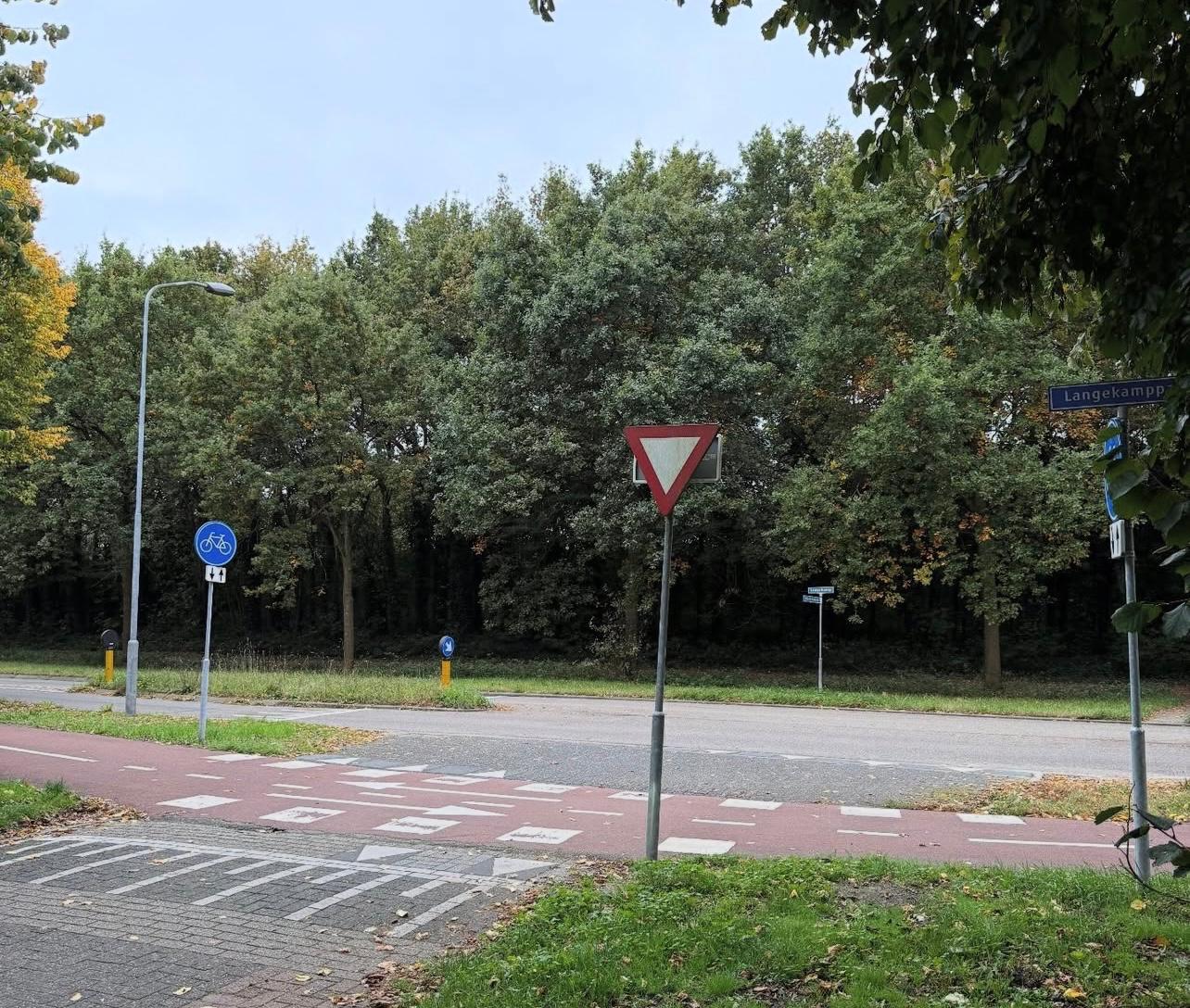 Foto: Fietser (33) raakt zwaargewond bij botsing in Harderwijk, andere betrokkene gevlucht