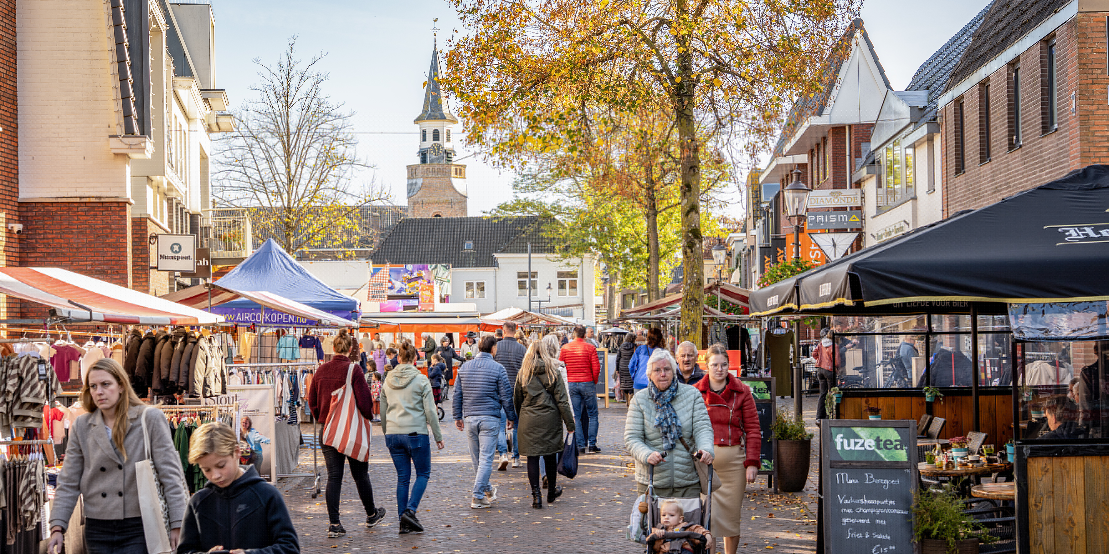 Foto: Ruimte voor serieuze projecten op zonnige Herfstmarkt in centrum Nunspeet