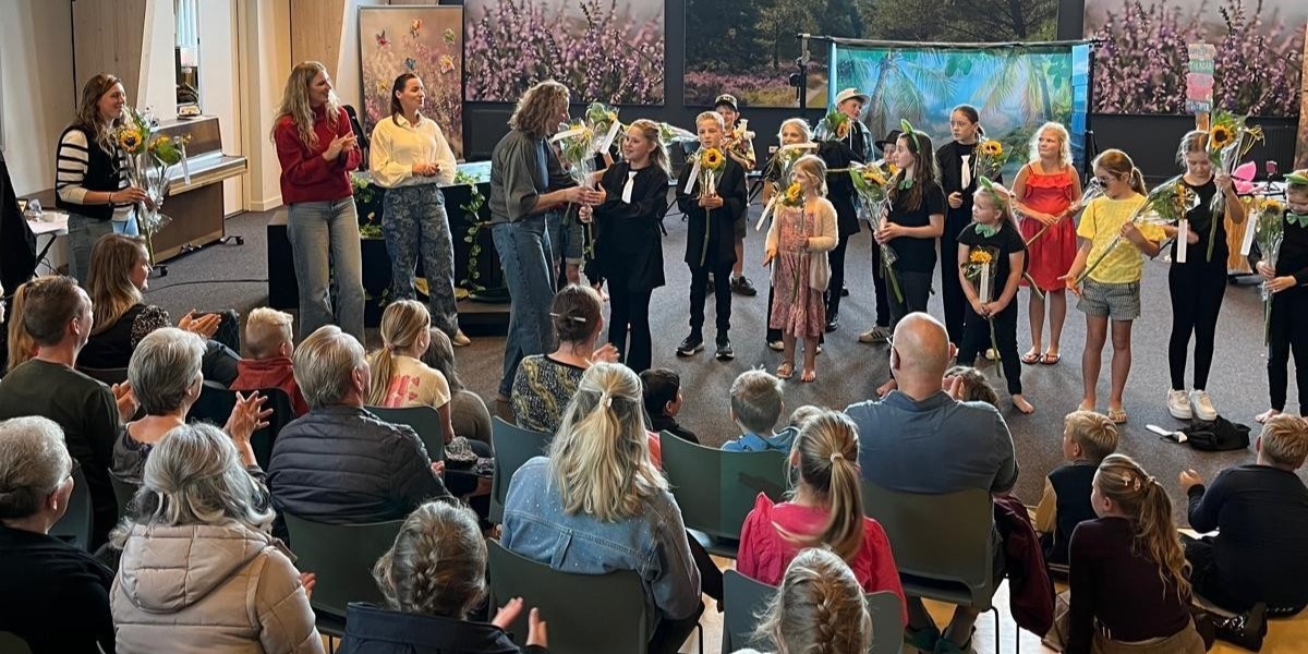 Foto: Succesvolle musicalweek in Elspeet: kinderen schitteren op het podium