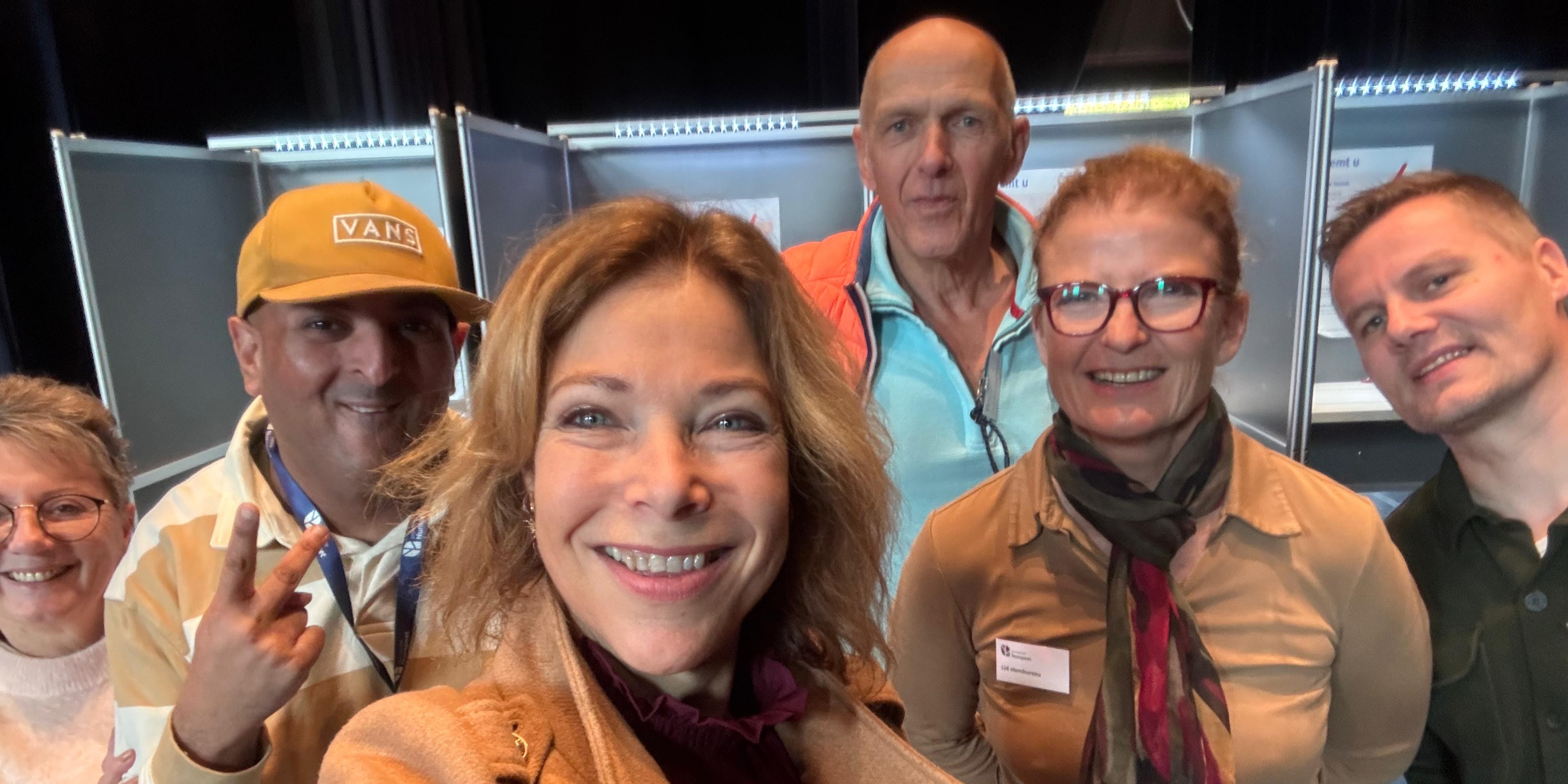 Foto: Burgemeester Blom trots op hoge opkomst en inzet vrijwilligers