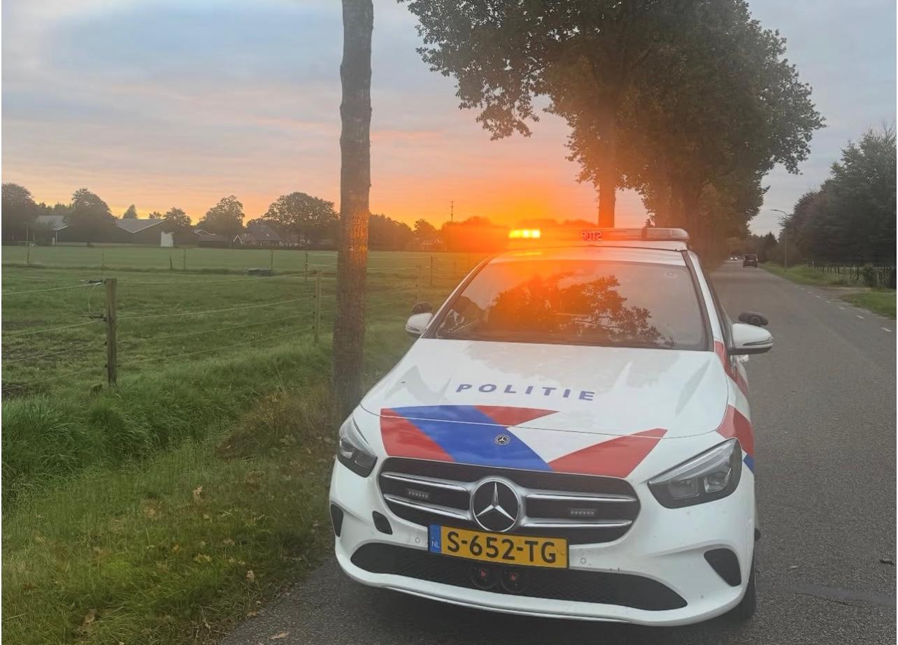 Foto: Zelfgemaakte vuurwerkbom tot ontploffing gebracht in Elburg