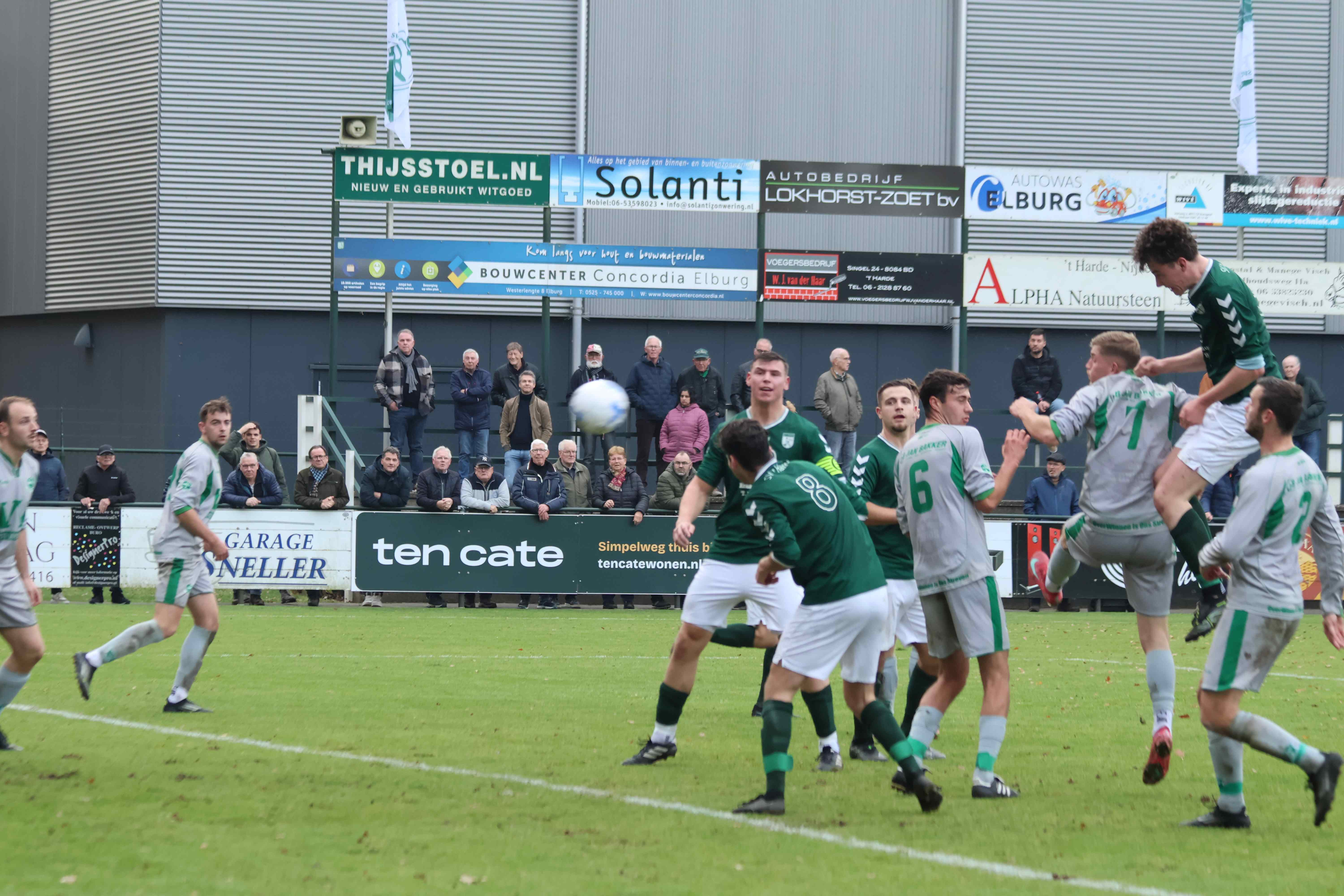 Foto: OWIOS lijdt eerste nederlaag in derby tegen sv ‘t Harde