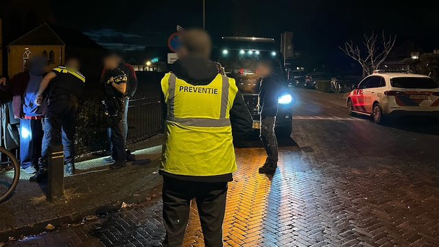 Foto: Dief grijpt buit in Elspeet, maar wordt drie minuten later al gepakt