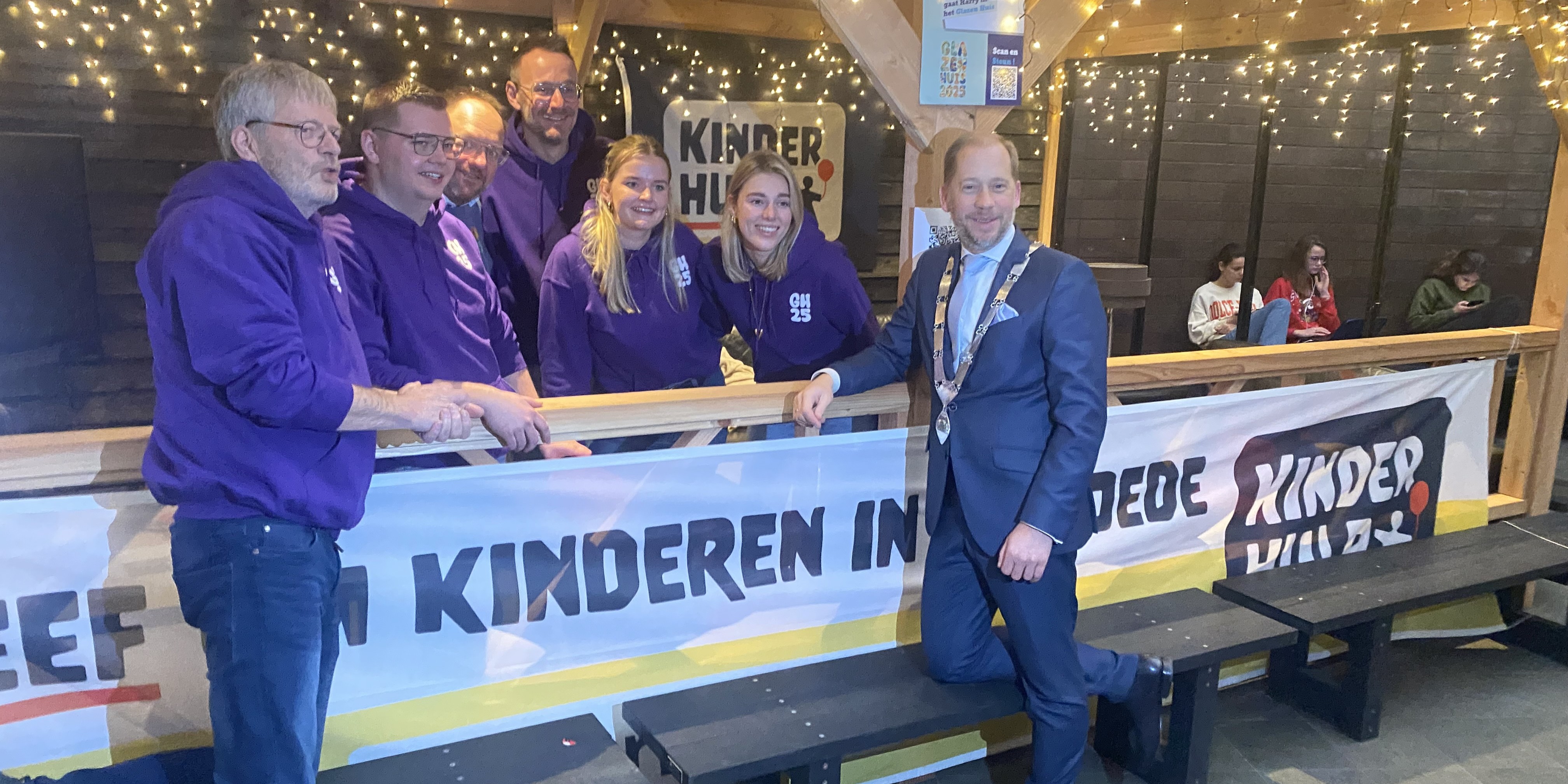 Foto: Jan (43) laat zich vrijwillig opsluiten op deze school in Elburg: 'Je bent een voorbeeld'