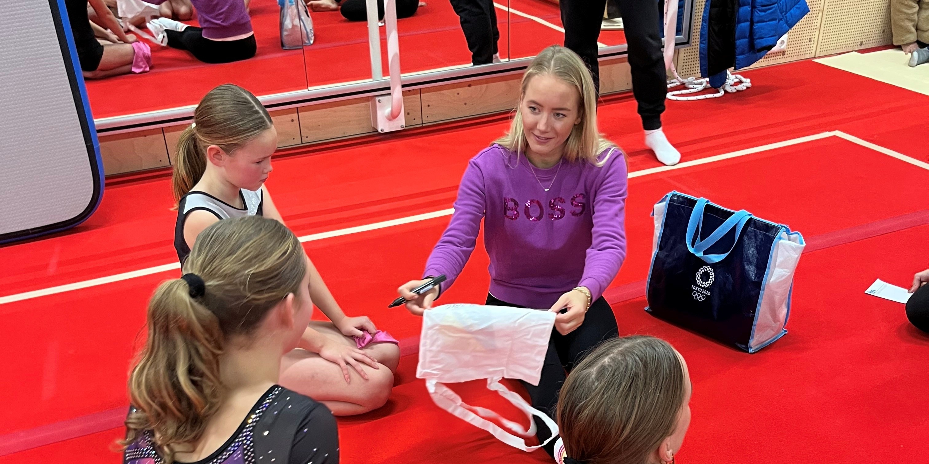Foto: Inspirerende clinic van Lieke Wevers bij Gymnastiekvereniging Nunspeet