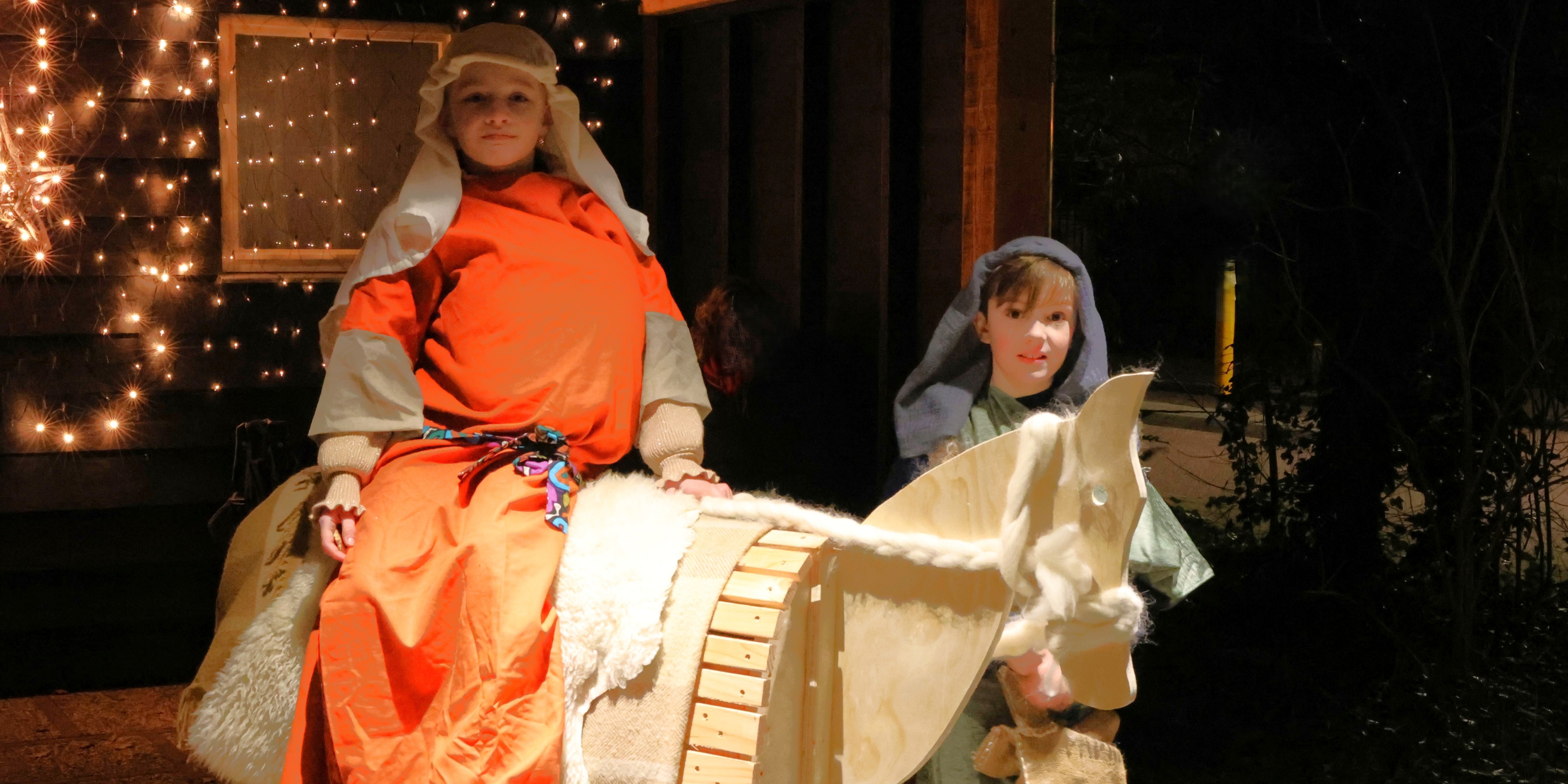 Foto: Kerstverhaal tot leven in de straten van Nunspeet Oost