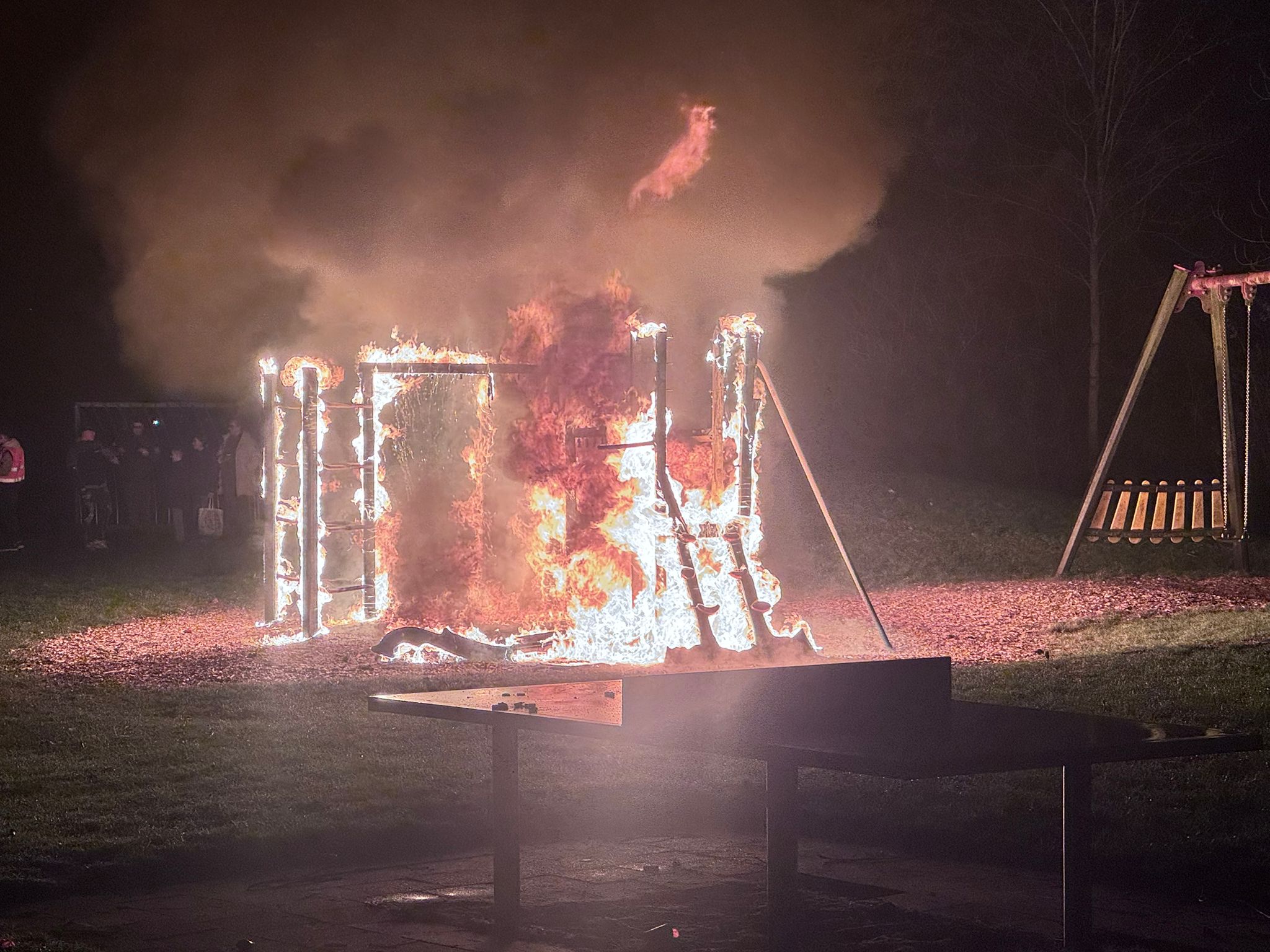 Foto: Minder schade tijdens jaarwisseling in Nunspeet, toch is elke euro er één te veel