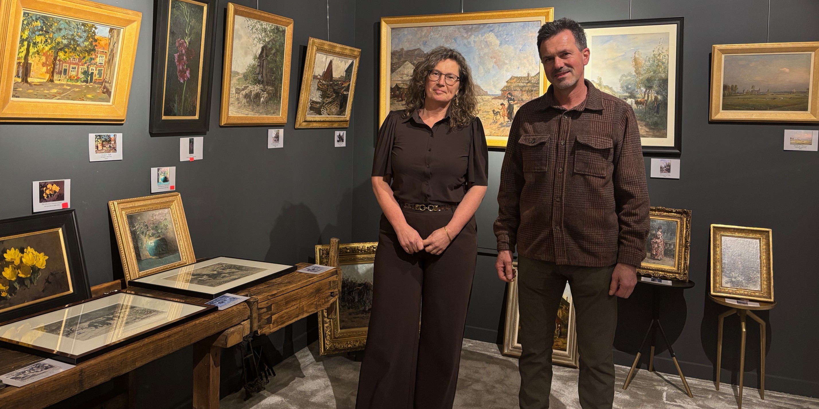 Foto: Veluwse meesters aan de muur bij Voorjaars Verkoopexpositie Galerie Niemeijer