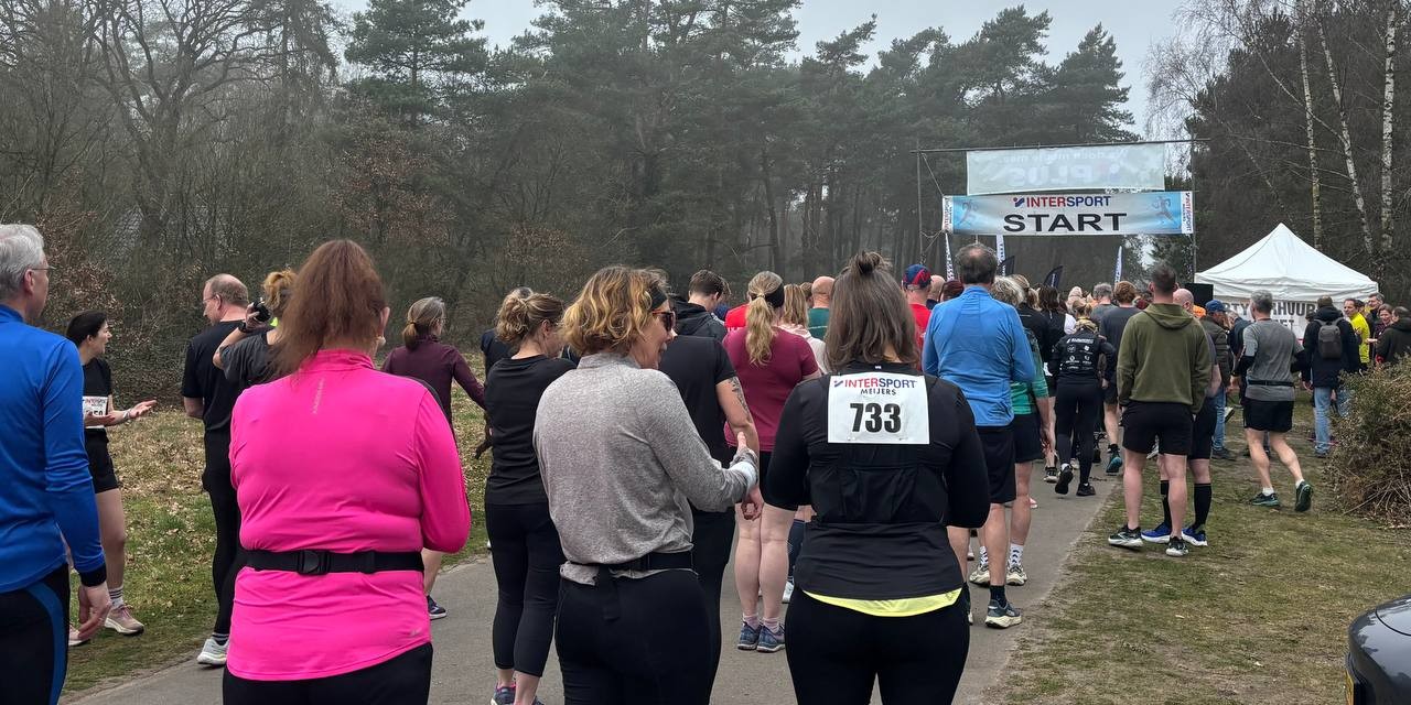 Foto: Ruim tweehonderd mensen lopen mee voor Joannes en Adriaans grote uitdaging