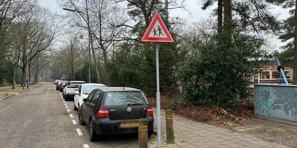 Foto: Touringcars krijgen vaste plek bij deze scholen in Nunspeet