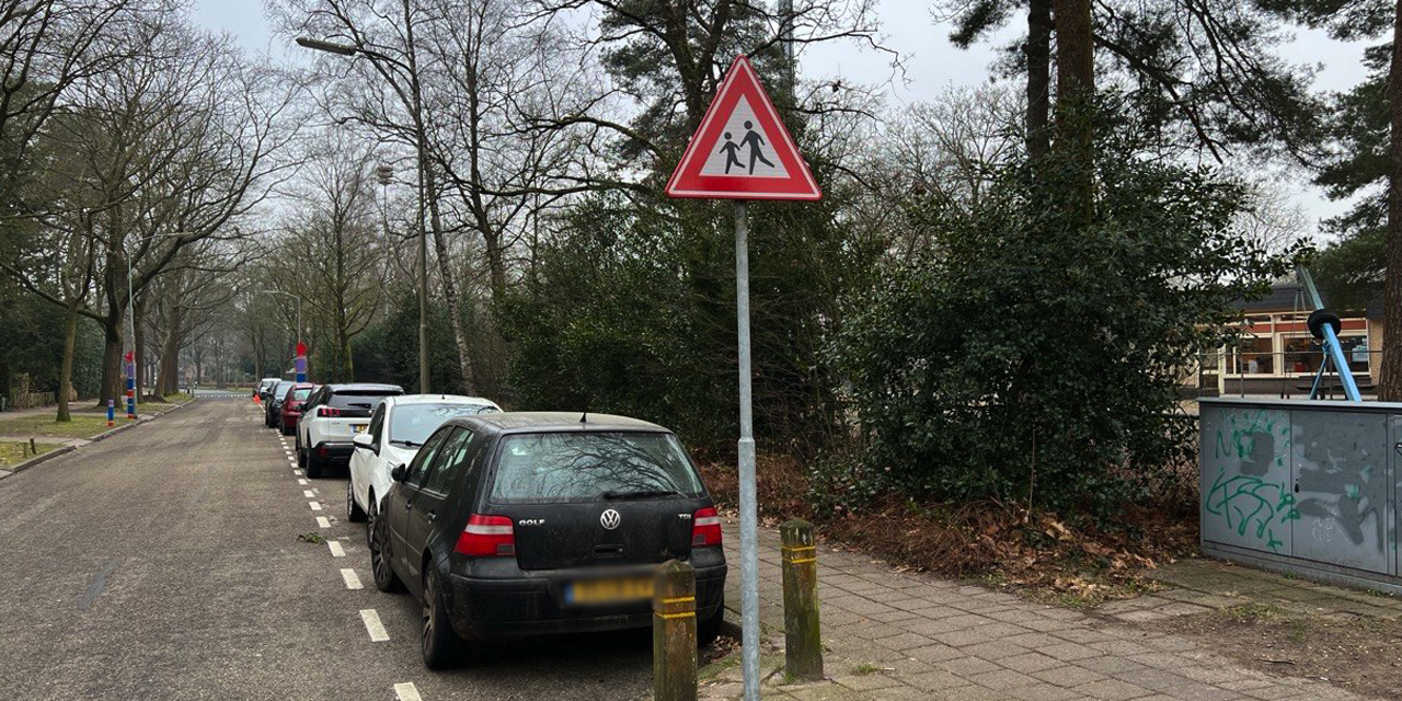 Foto: Touringcars krijgen vaste plek bij deze scholen in Nunspeet