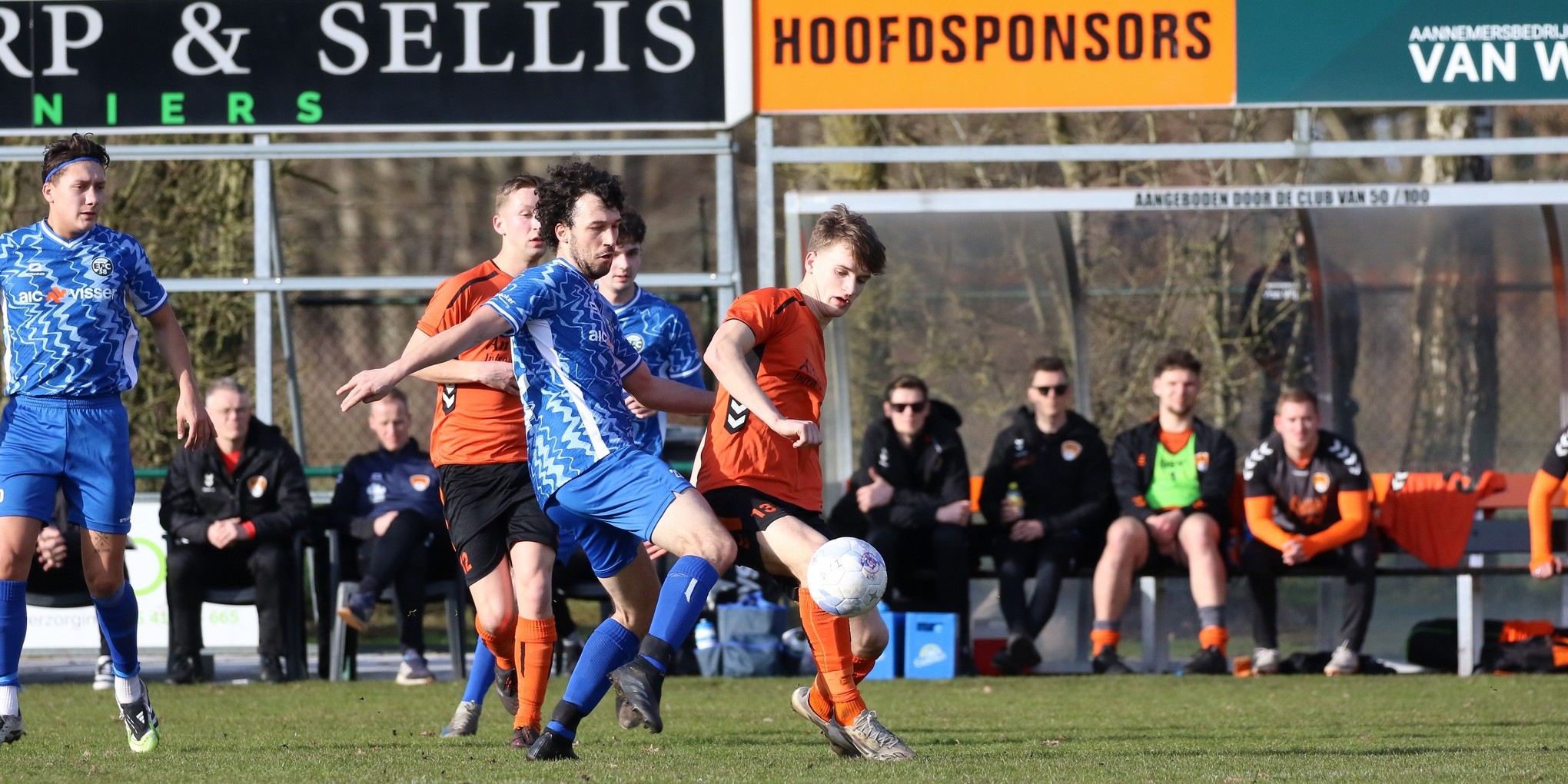 Foto: DSV wint met 2-0 van EFC ’58 en blijft lijstaanvoerder