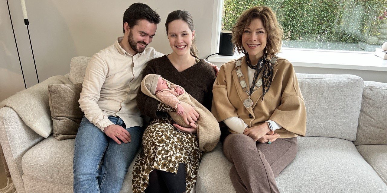 Foto: Feestelijk begin van het nieuwe jaar: Annora is de eerste baby van 2026 in de gemeente Nunspeet
