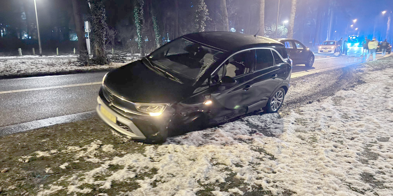 Foto: Twee auto’s botsen in Nunspeet, geen gewonden
