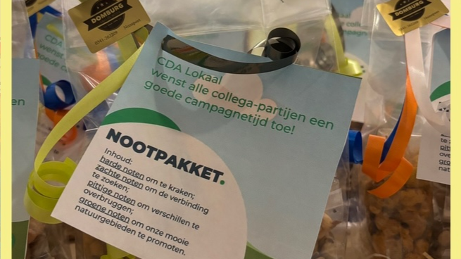 Foto: CDA Lokaal trapt campagne af met NOOTPAKKET: 'Lekker als je wat te knabbelen hebt'