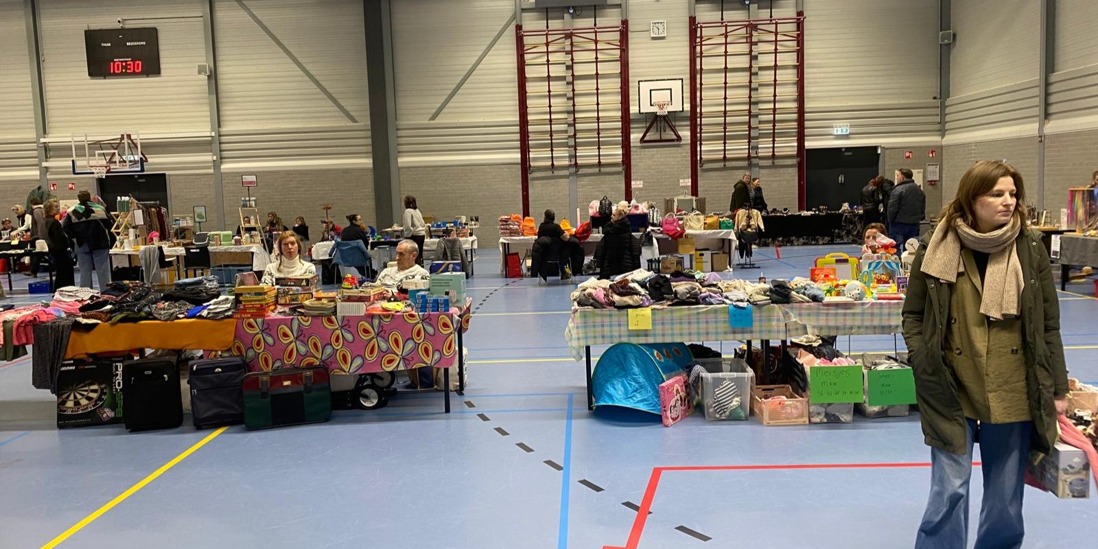 Foto: Uitgebreide Happy New Year Markt trekt veel publiek: "Leuk voor iedereen"