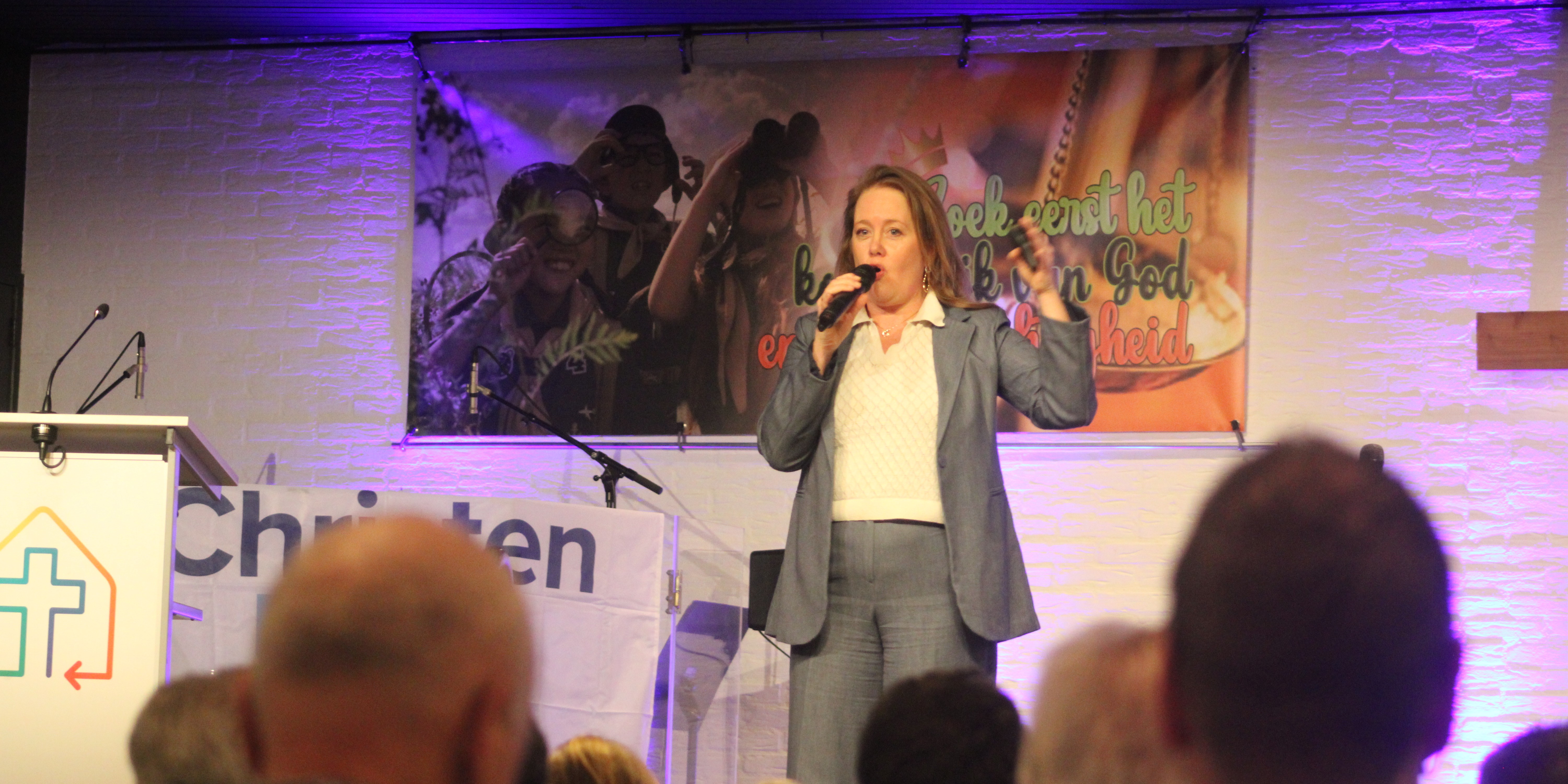 Foto: Drukbezochte kerkenavond van ChristenUnie Nunspeet brengt kerken samen