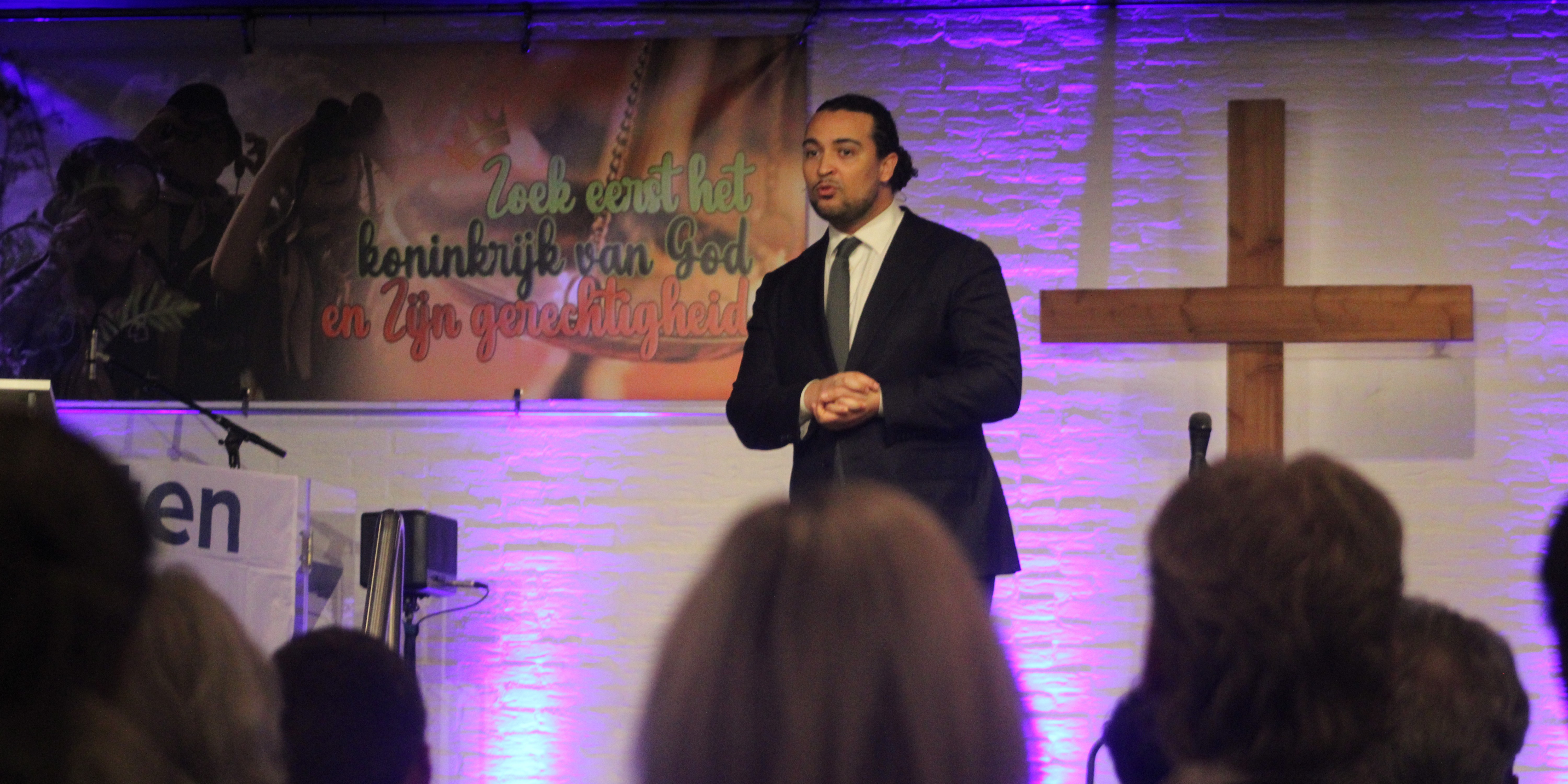 Foto: Drukbezochte kerkenavond van ChristenUnie Nunspeet brengt kerken samen