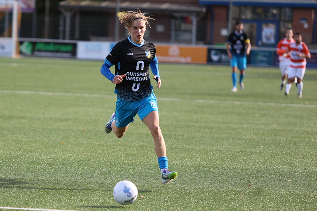 Foto: Nunspeet keihard onderuit tegen Go Ahead Kampen