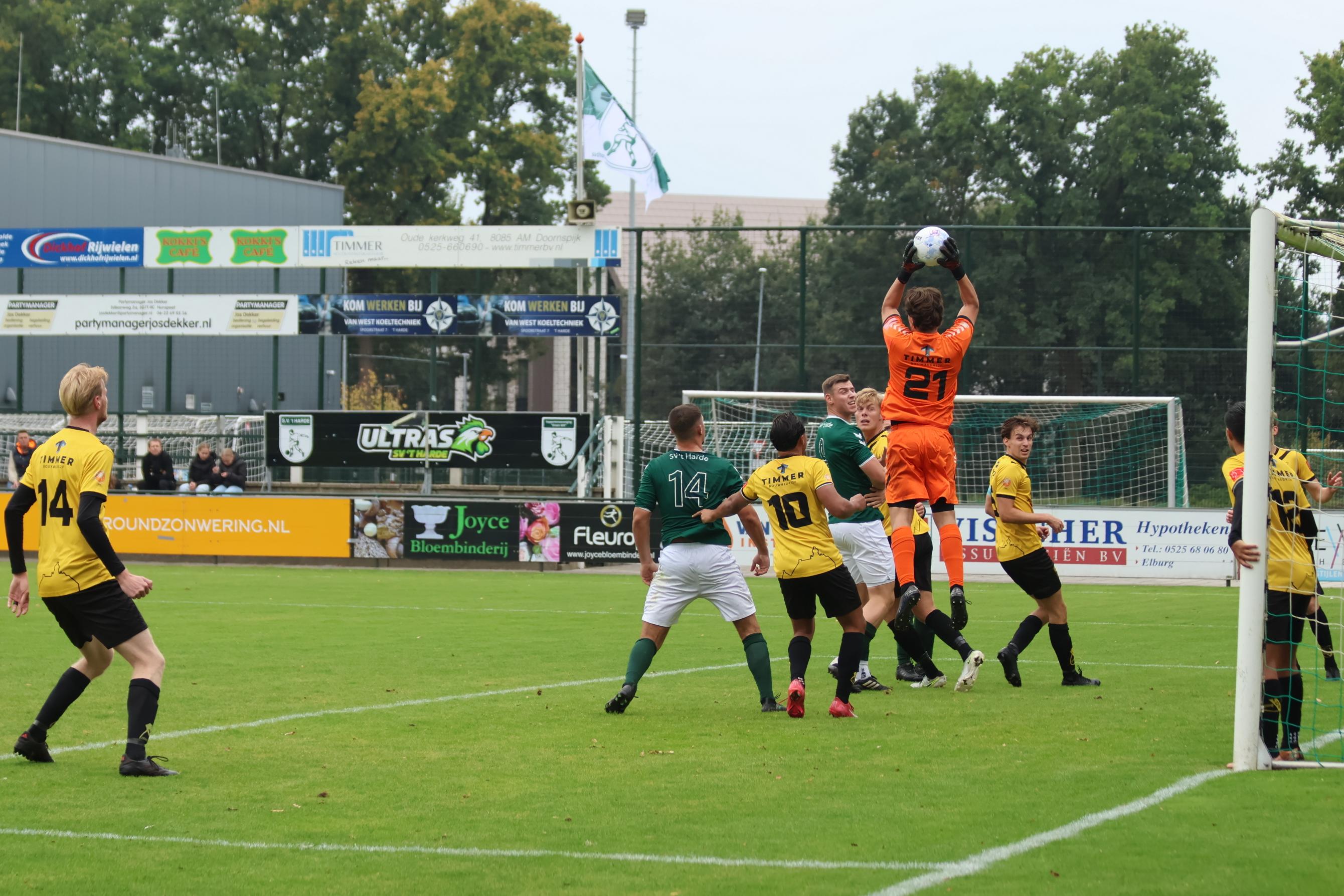 Foto: VIOS Vaassen wint op sportpark Schenk