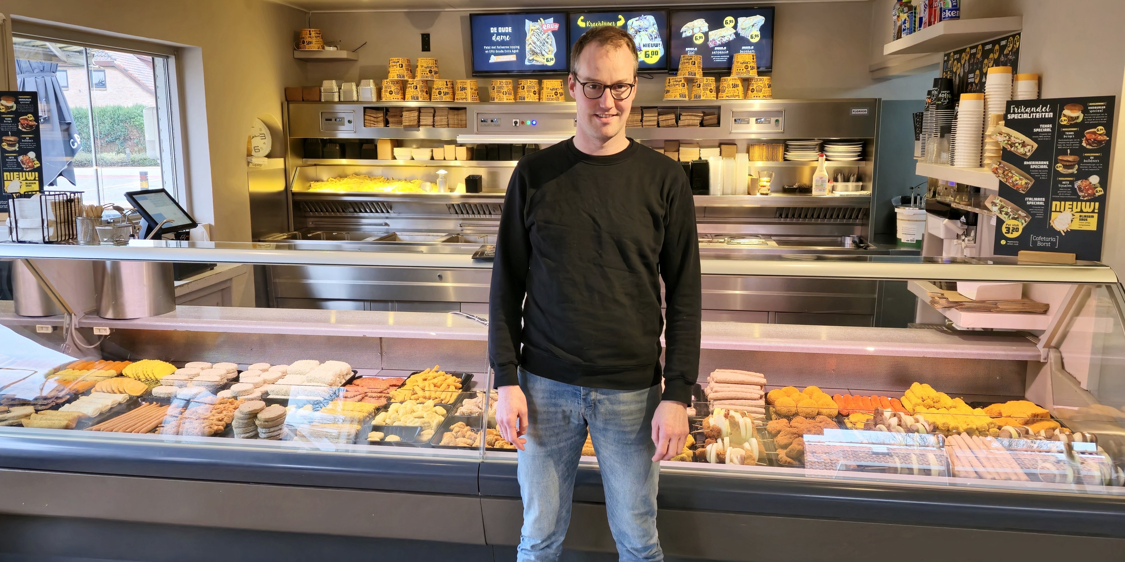 Foto: Cafetaria Borst verkocht: ‘Sommigen nemen de gehaktballen zelfs mee op vakantie’