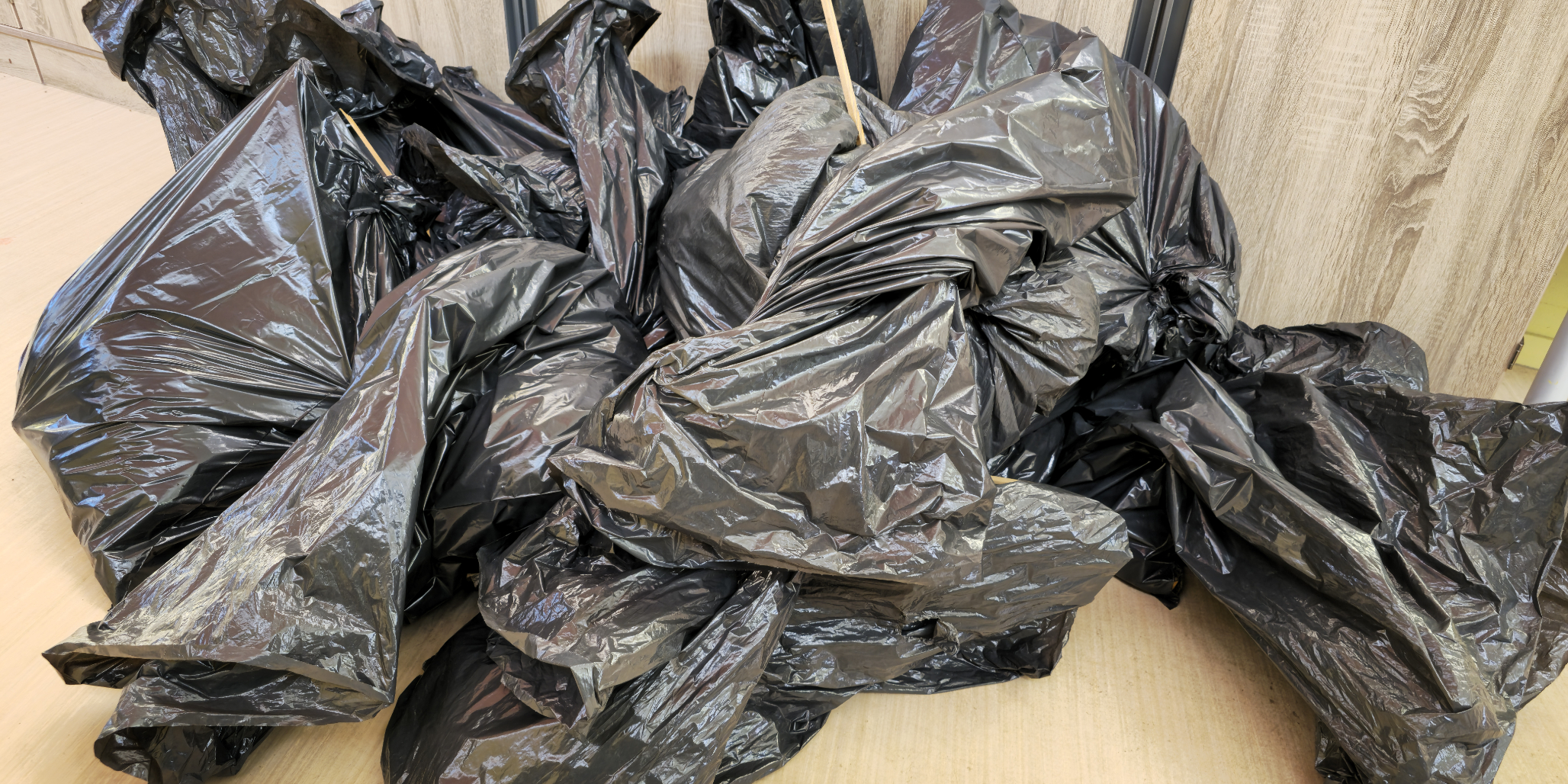 Foto: Opruiminvasie in Wezep-Noord door kinderen Uilenhorst