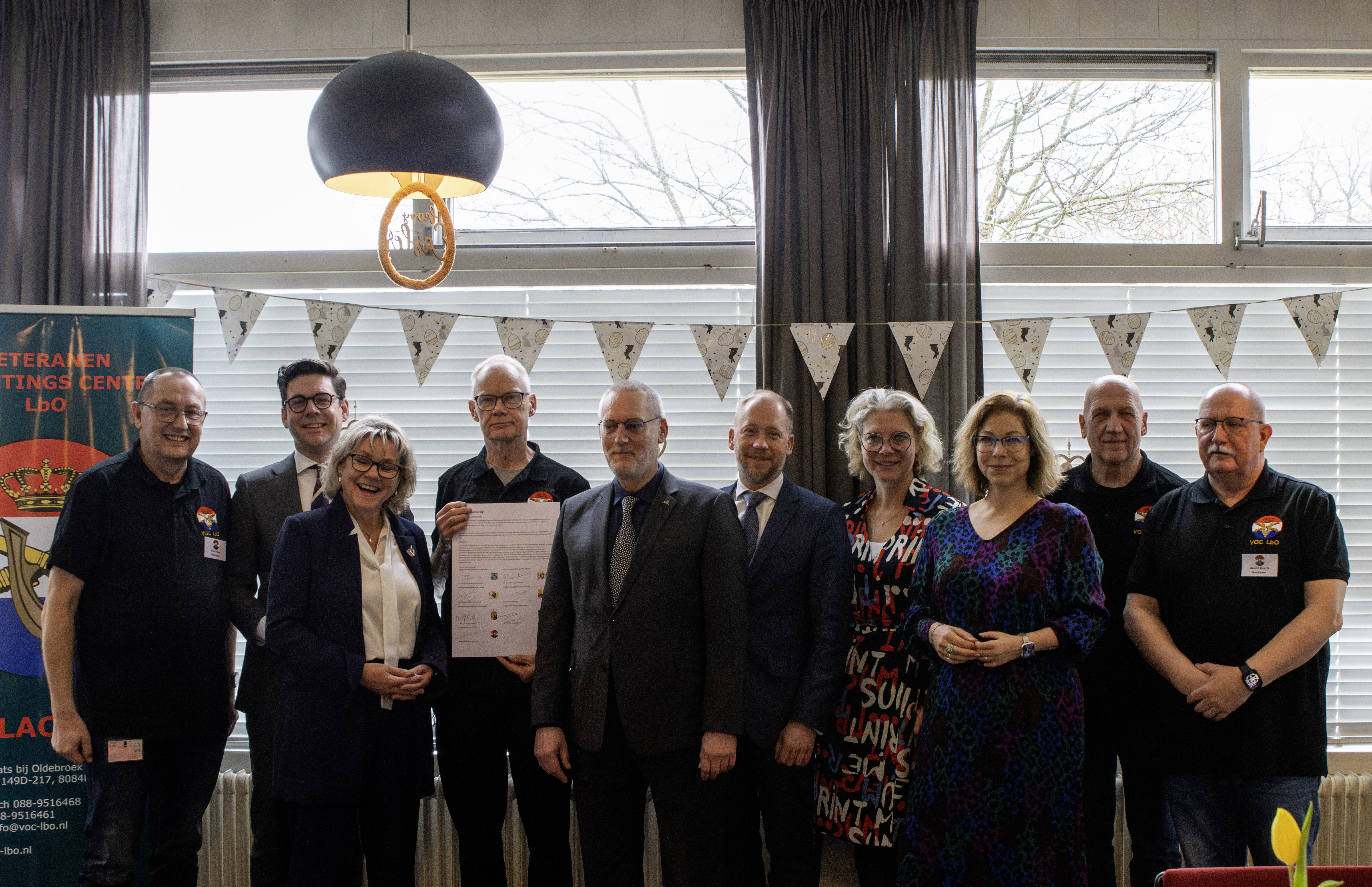 Foto: Veluwse burgemeesters en VOC-LbO ondertekenen intentieverklaring voor gezamenlijke inzet voor veteranen