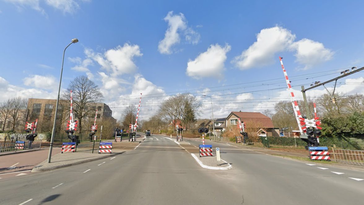 Foto: Aanrijding in Ermelo, geen treinverkeer tussen Putten en Nunspeet