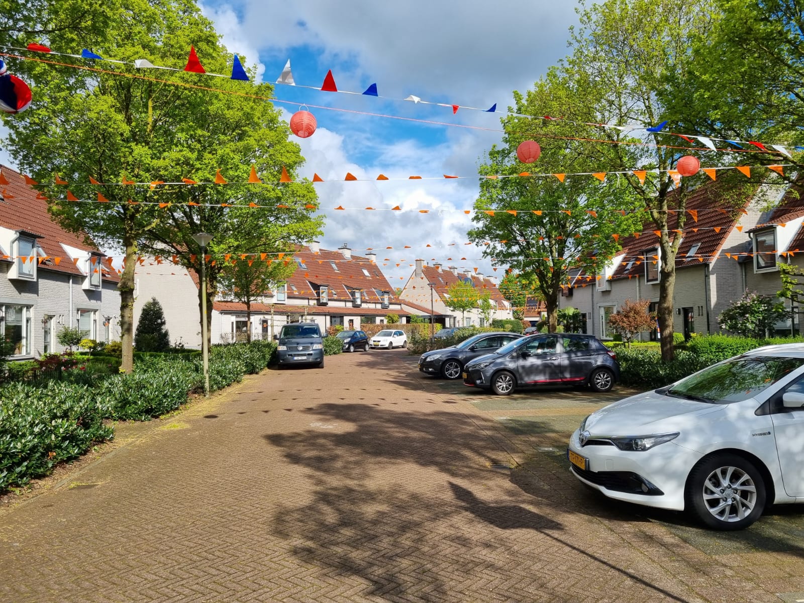 Foto: Wie wint de barbecue voor mooist versierde straat, buurt in Nijkerk?