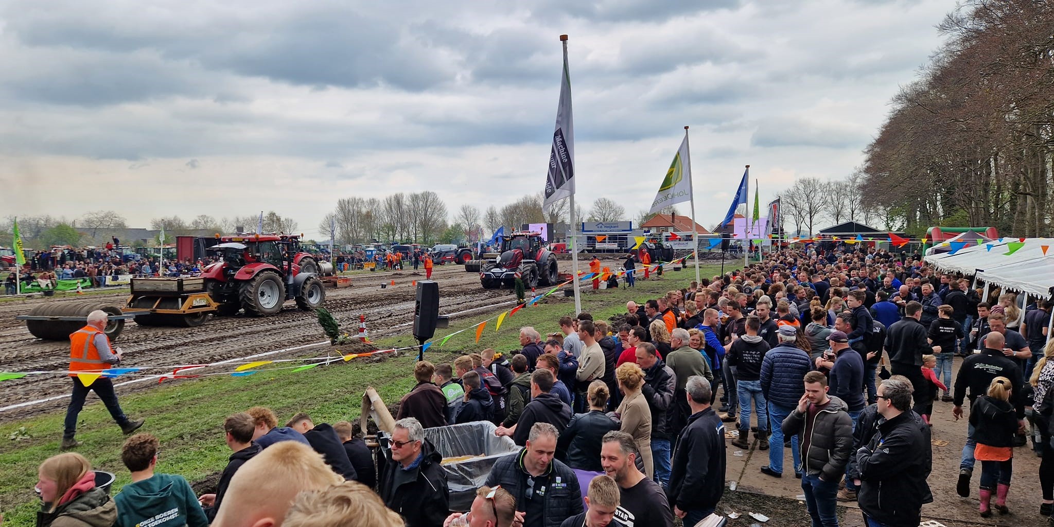 Foto: Tijd voor Boerentrekkertrek in Kamperveen: ‘Saamhorigheid en plezier is het belangrijkste’