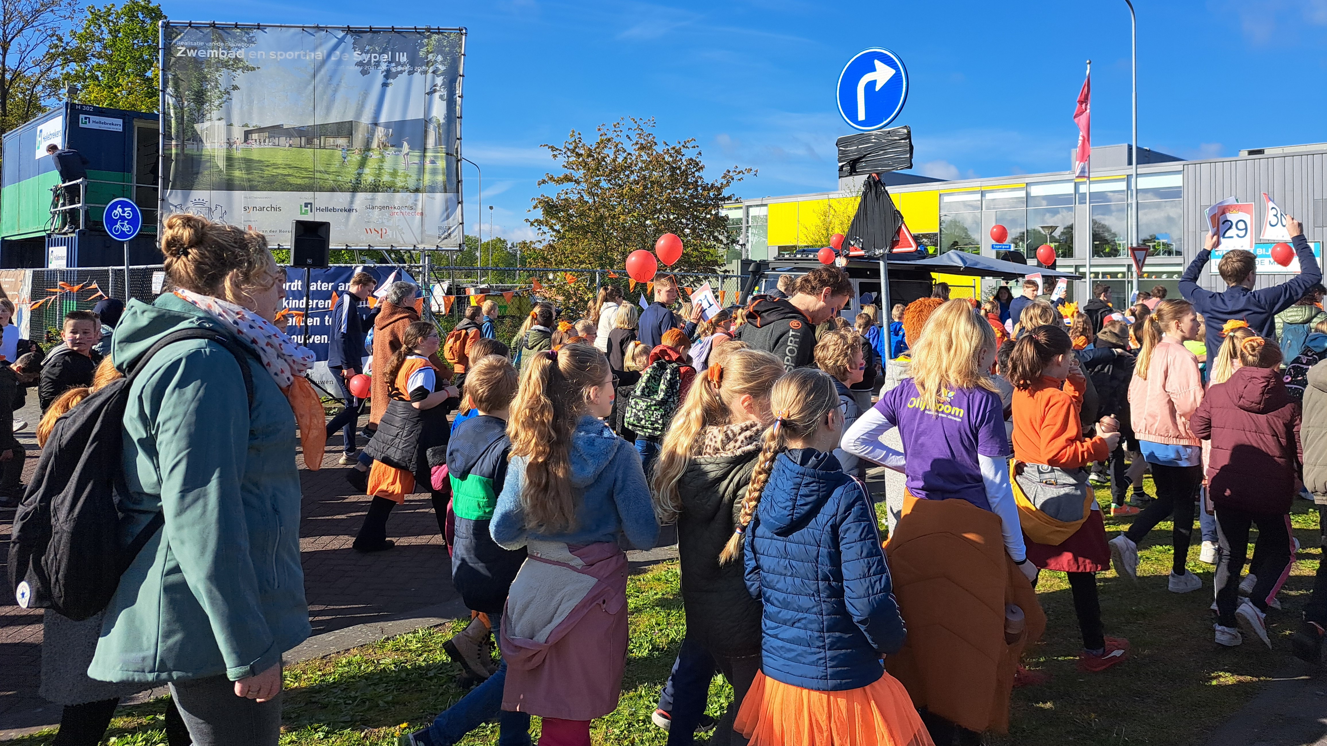 Foto: Ruim 2.000 basisschoolleerlingen bij Koningsspelen 2024 in Harderwijk