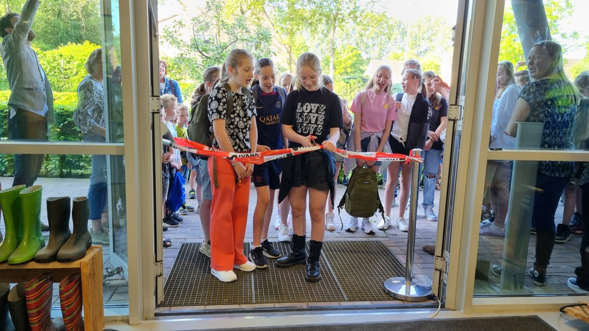 Foto: Maranathaschool Nijkerk heropend na verbouwing