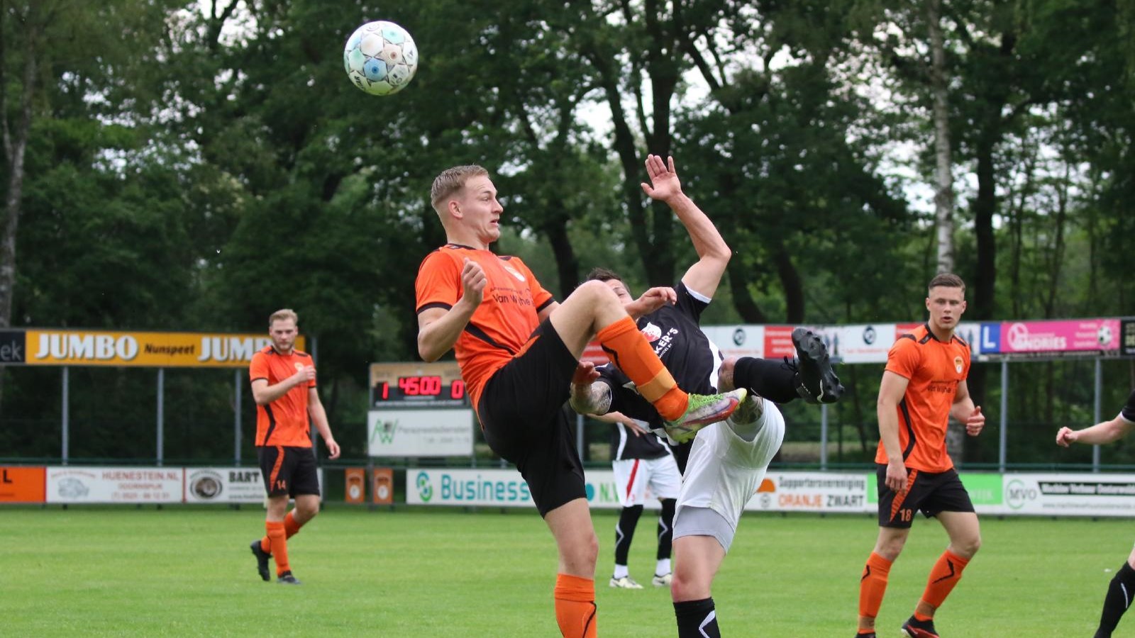Foto: DSV bereikt nacompetitie na 3-0 zege op Rood Wit