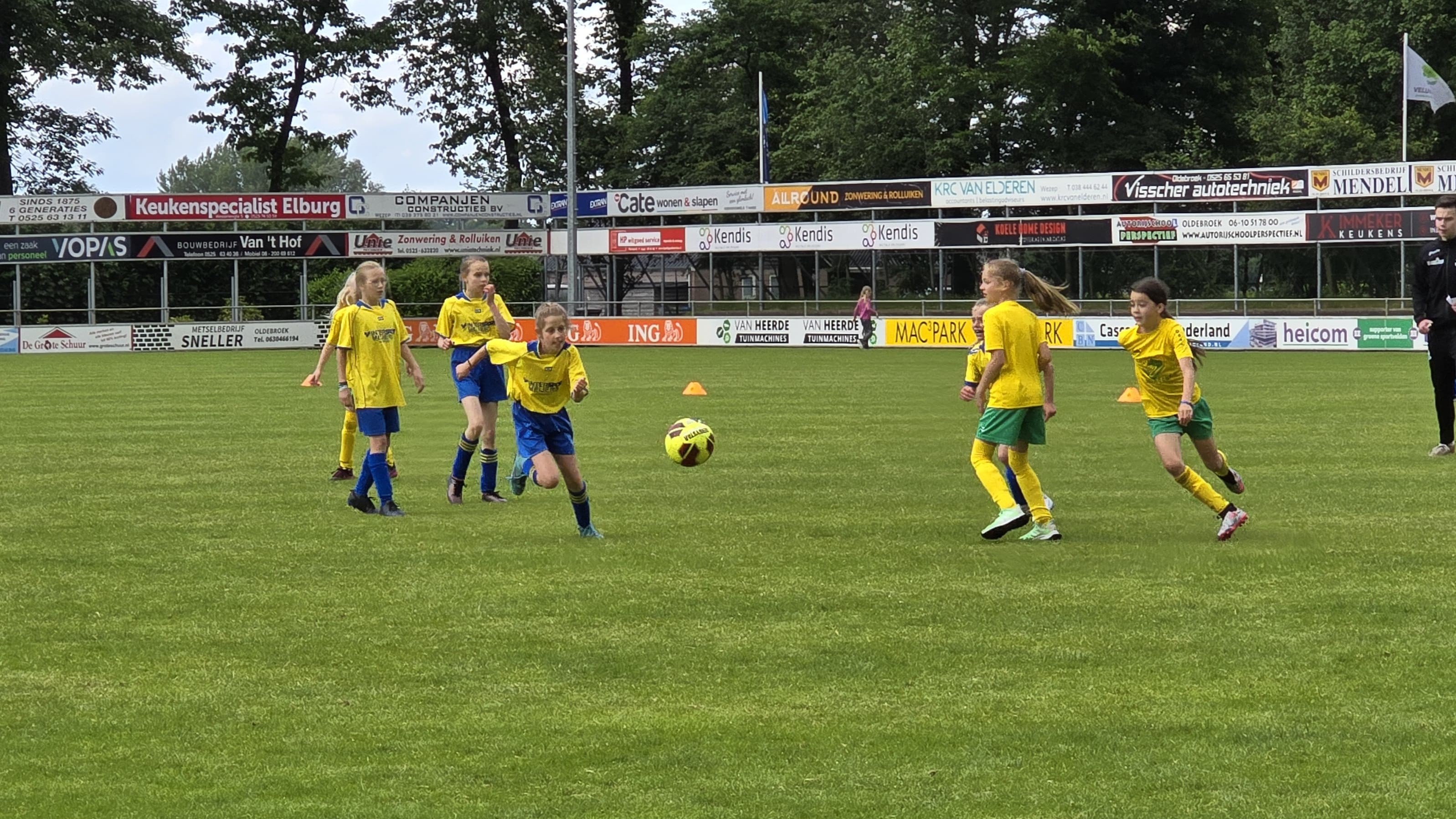 Foto: Districtsfinales schoolvoetbal bij OWIOS, Nunspeetse scholen vallen buiten de prijzen