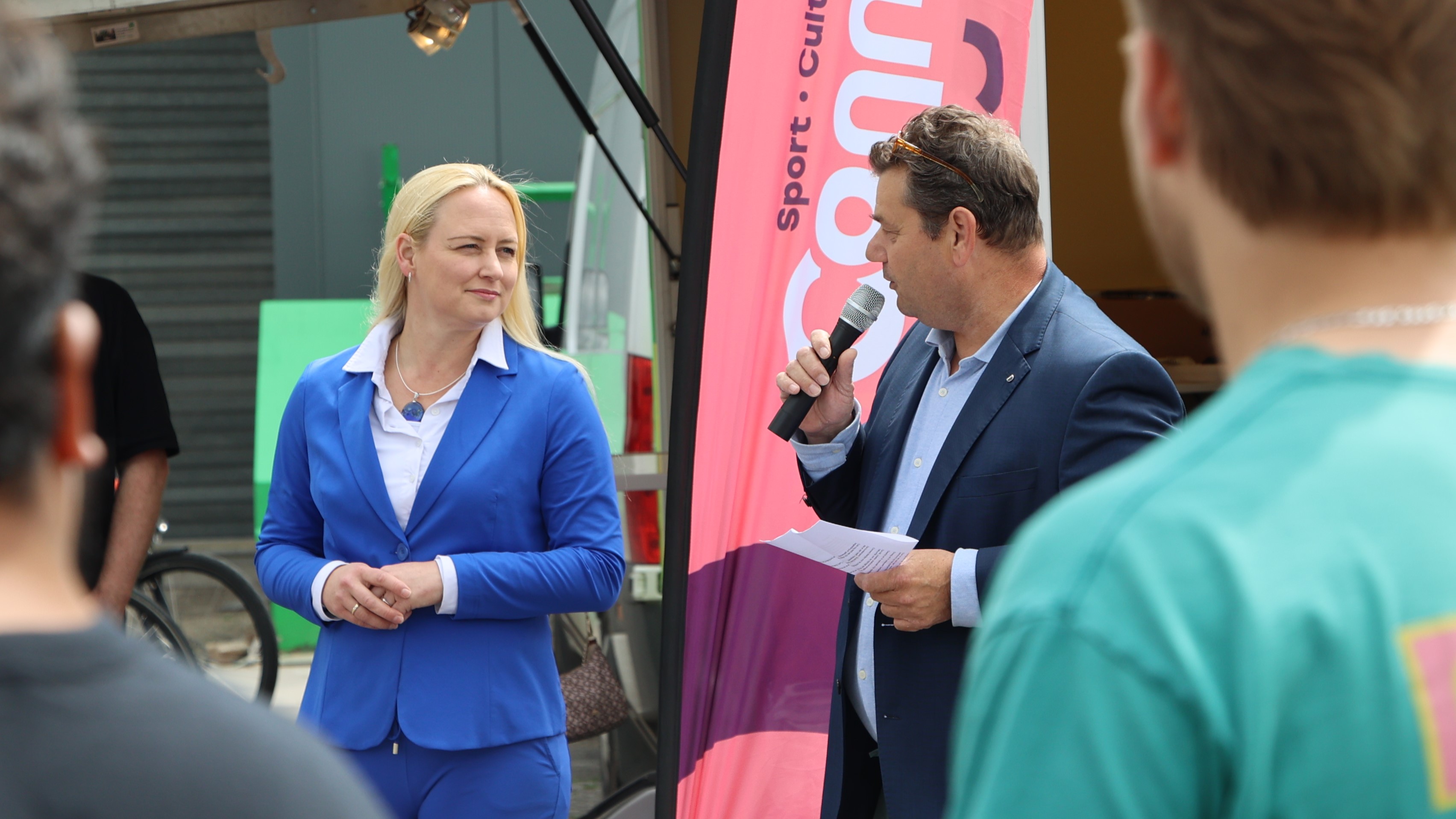 Foto: Street art bij station Barneveld onthuld