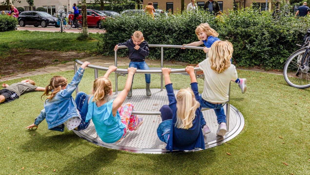 Foto: Rolstoeltoegankelijke speeltuin in Putten geopend