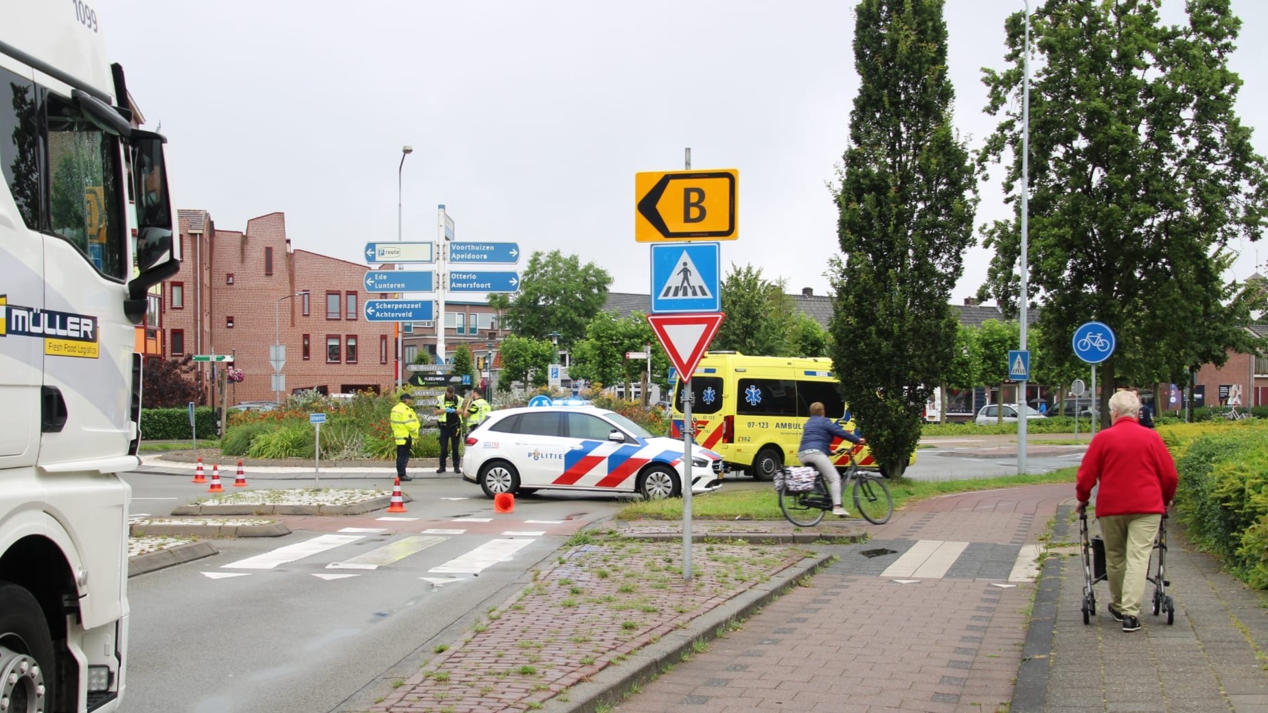 Foto: Scooterrijder gewond bij eenzijdig ongeval in Barneveld